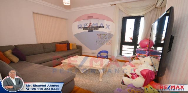 شقة للبيع فى جناكليس - قسم الرمل - الإسكندرية