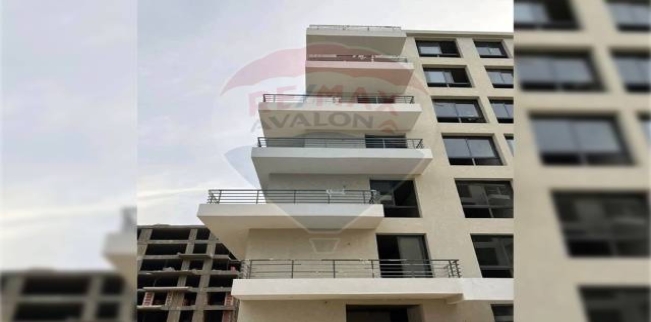 شقة للبيع فى محرم بك - قسم محرم بك - الإسكندرية