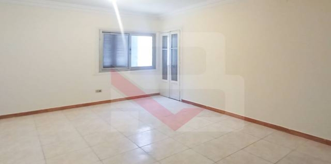 شقة للبيع فى سان استيفانو - قسم الرمل - الإسكندرية