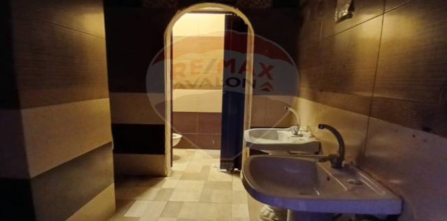 محل تجاري للإيجار فى جليم - قسم الرمل - الإسكندرية