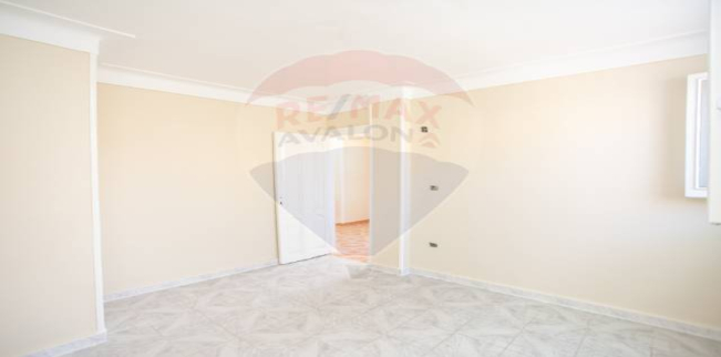 شقة للبيع فى ميامي - قسم المنتزه - الإسكندرية