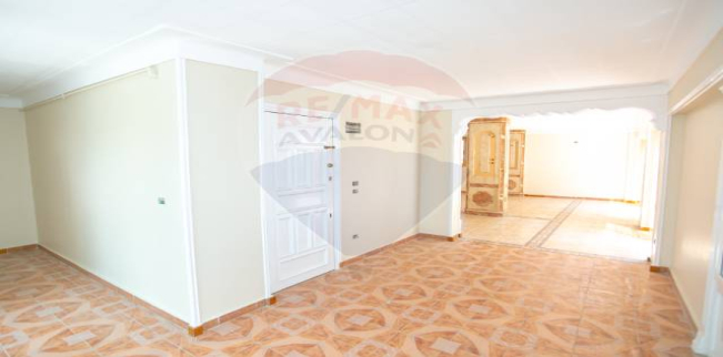 شقة للبيع فى ميامي - قسم المنتزه - الإسكندرية