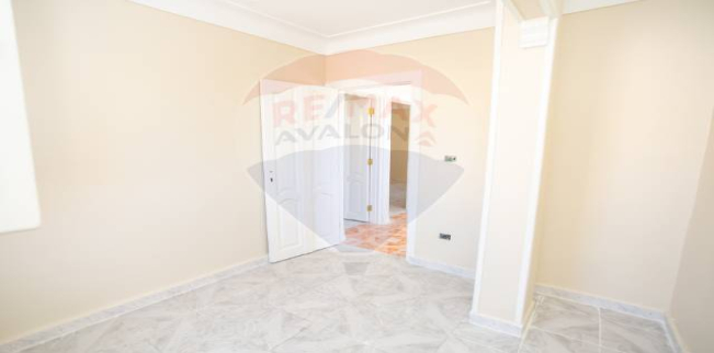 شقة للبيع فى ميامي - قسم المنتزه - الإسكندرية